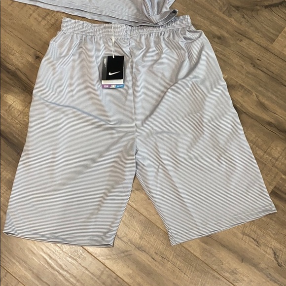 2pcs of nike sport blouse and short - Picture 3 of 8